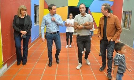 F. Varela: Andrés Watson visitó el Hogar "Casa de Restauración" en el barrio El Tropezón